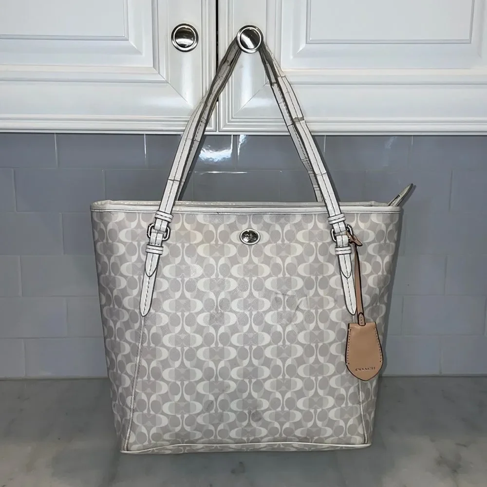 COACH Peyton Dream C Zip Top Coated Canvas Tote in Dove/White